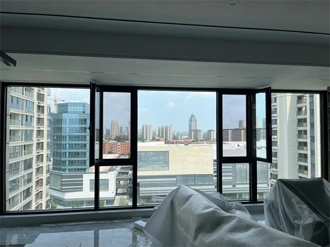 隔熱斷橋鋁門(mén)窗的優(yōu)勢(shì)具體有哪些呢？